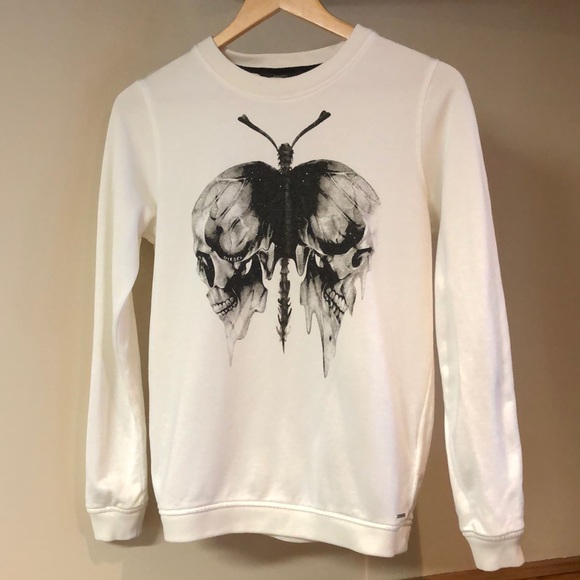 Creativity-Meets-Edgy Diesel Sweater! - Picture 5 of 5